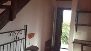 1 bedroom, premium bedding, desk, laptop workspace