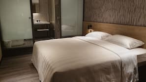 Premium bedding, in-room safe, individually furnished, desk
