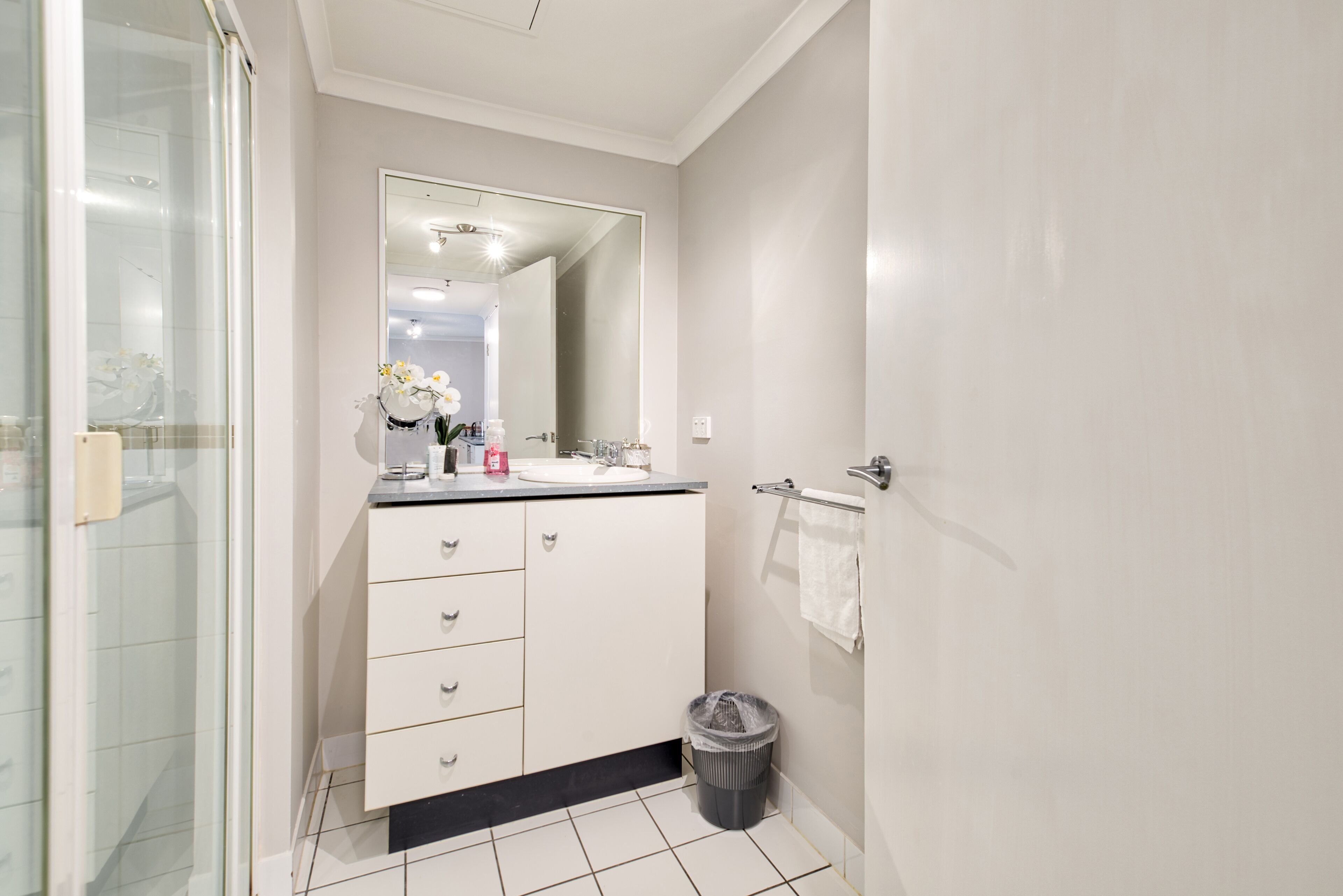 Spectacular Riverside Apartment ~ Brisbane Cbd!