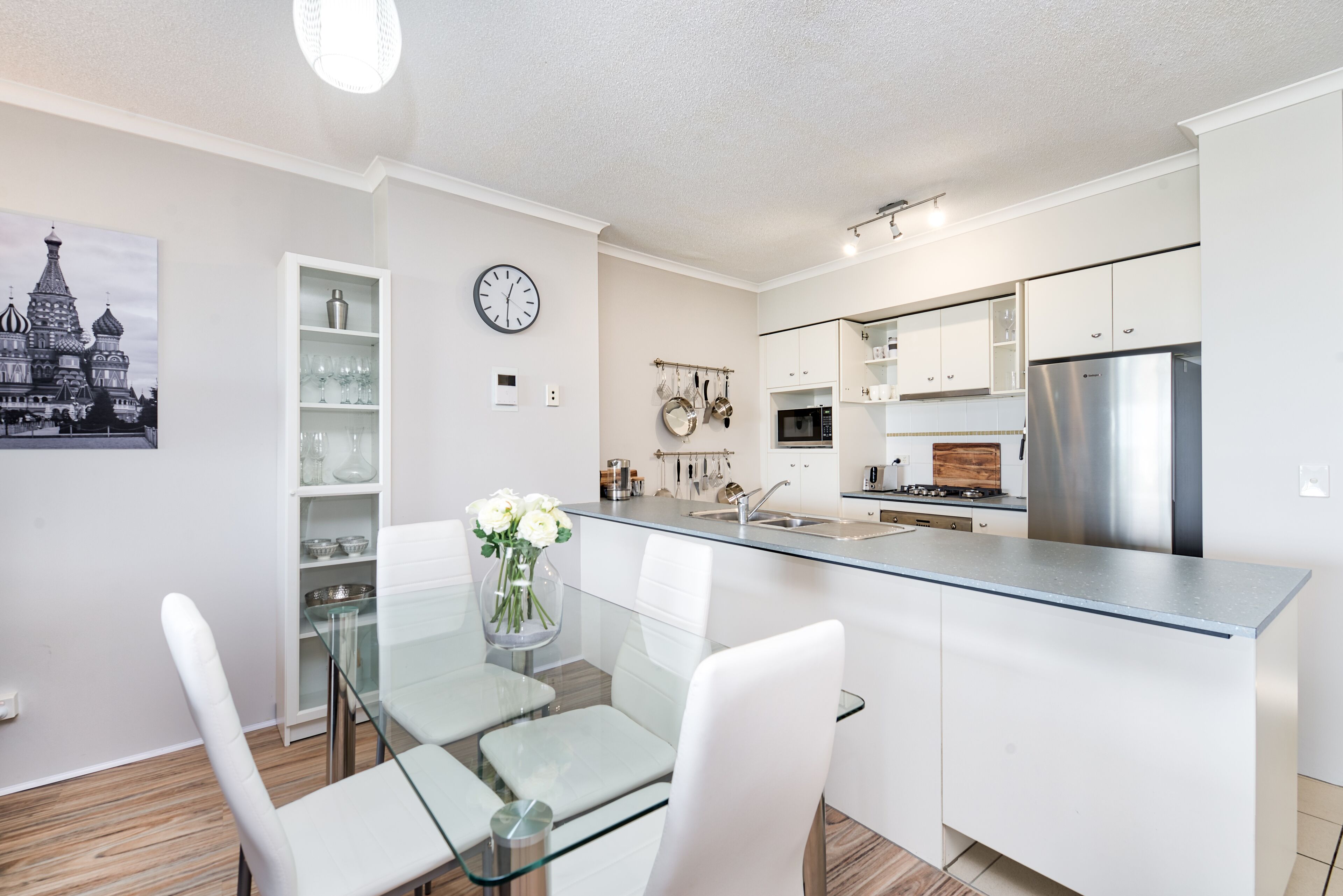 Spectacular Riverside Apartment ~ Brisbane Cbd!