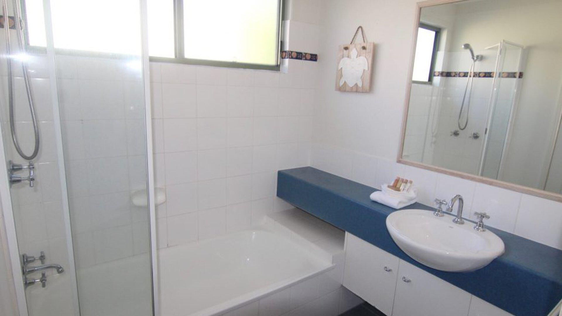 6 Pt Lookout Beach Resort