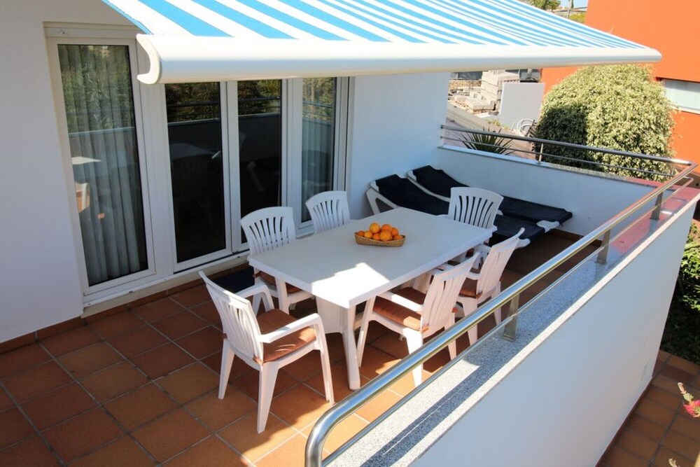 Pine Tree Apartments Comfortable 2 Bedroom Apartment