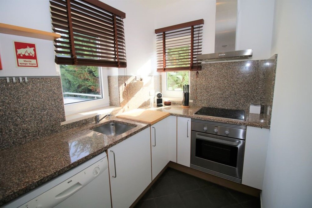 Pine Tree Apartments Comfortable 2 Bedroom Apartment