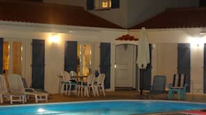 Seasonal outdoor pool, pool umbrellas, sun loungers