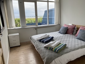 Apartment, 2 Bedrooms, Non Smoking, Ocean View (B) | 2 bedrooms, individually decorated, individually furnished