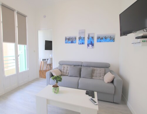 French Riviera Vacation Apartments 76 Short Term Apartment - 