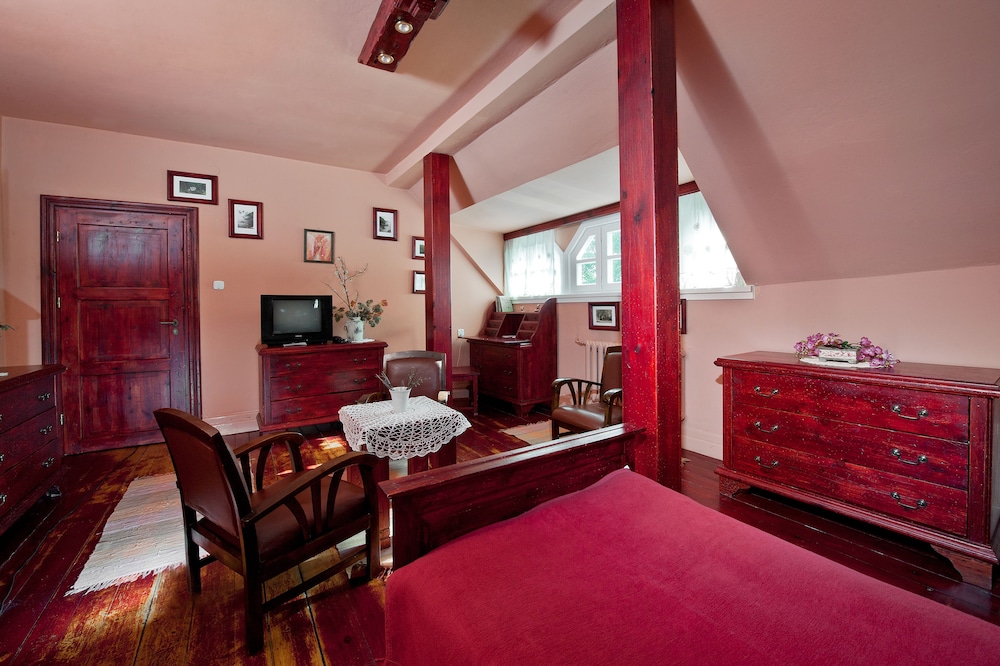 Nowy Dwor AU83 Deals & Reviews (gmina Nowy Kawęczyn, POL) Wotif