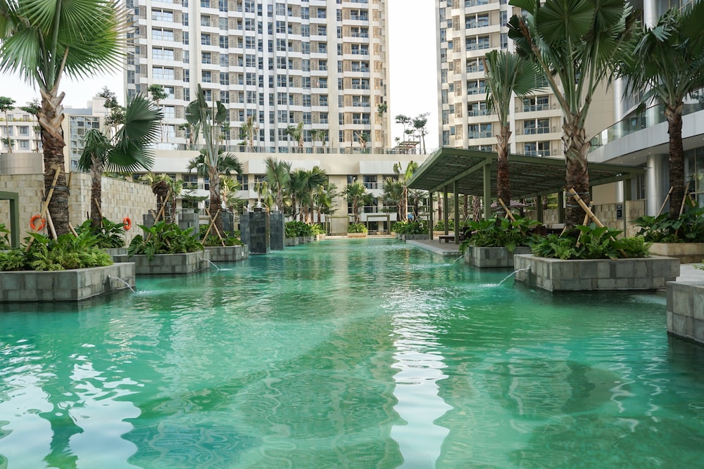 Luxurious Studio Taman Anggrek Residence Apartment In