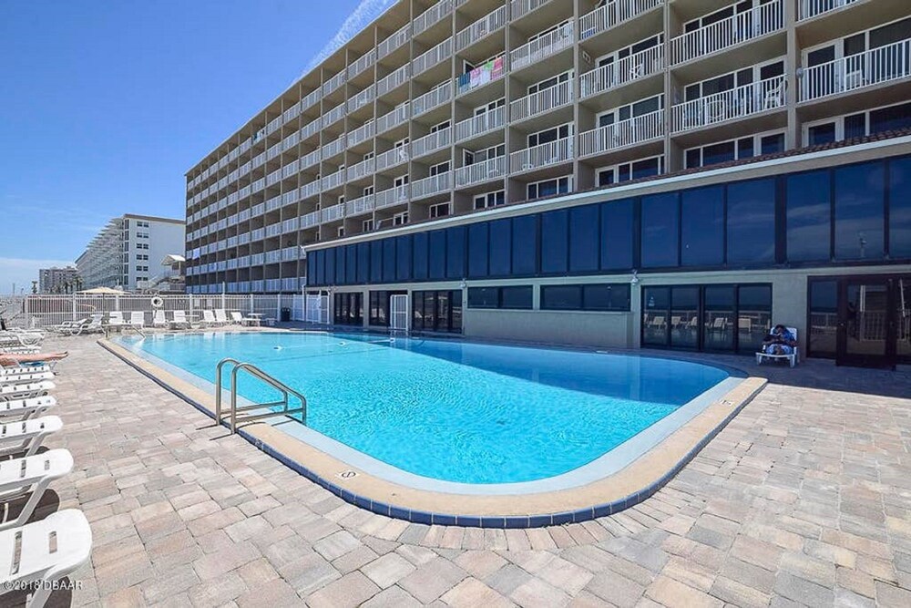 Pirates Cove Resort Studios In Daytona Beach Hotel Rates Pirates Cove Resort Studios In Daytona