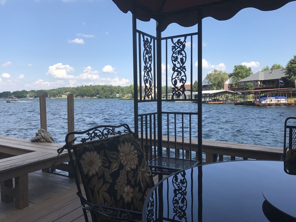 Posiess Pad Right On Lake Hamilton Hot Springs Arkansas In Hot