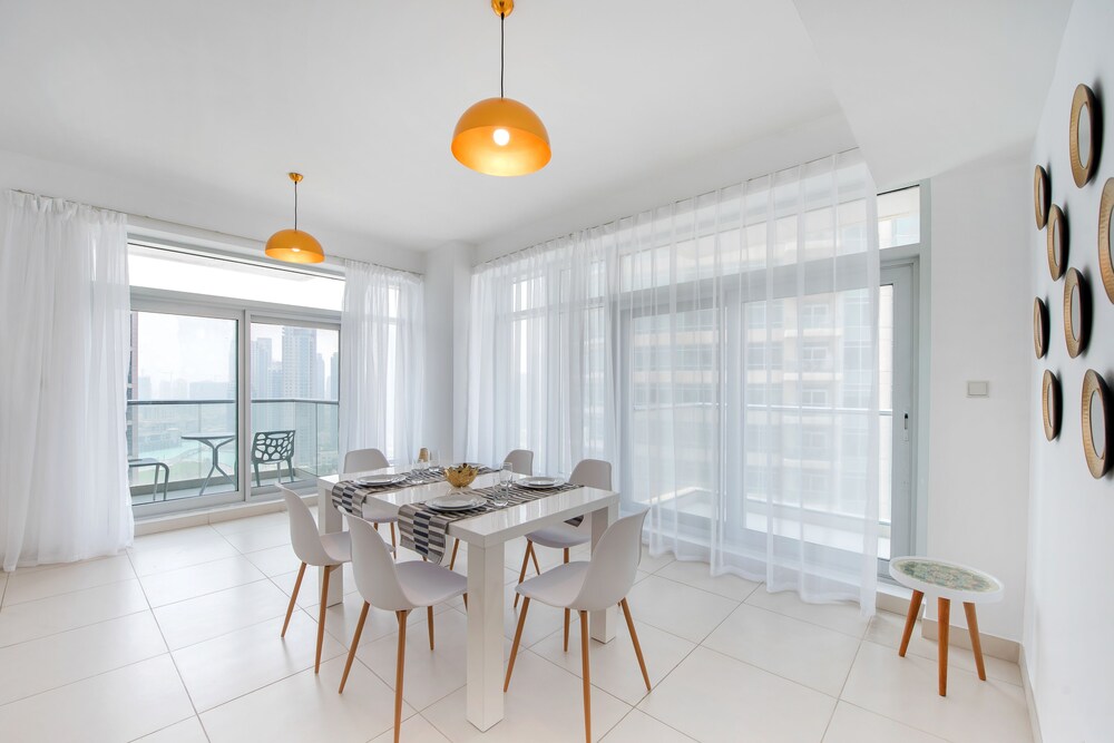 Stylish 2 Br Near Burj Khalifa Downtown Dubai Dubai