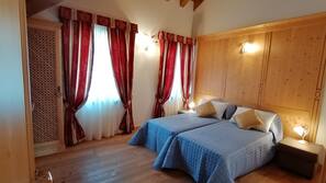 Rideaux occultants, chambres insonorisées, Wi-Fi gratuit, draps fournis