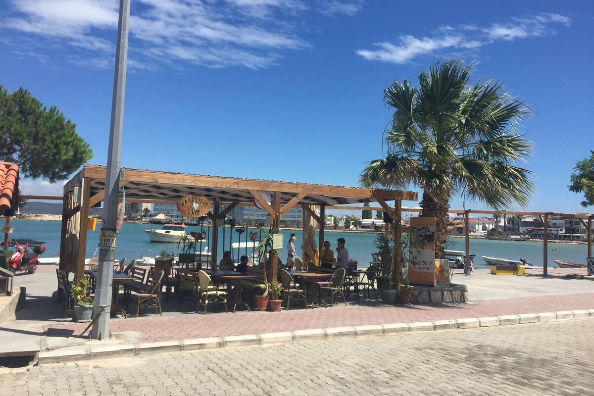 Narcissus Butik Otel Cafe Restaurant In Karaburun Expedia