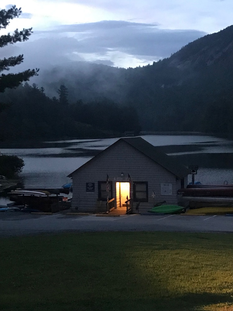 Peaceful mountain lodge in Sapphire Valley Resort