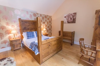 dog friendly cottages peak district with hot tub