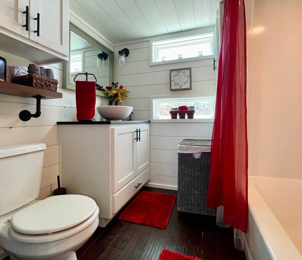 Guardian Angel Tiny House in Virgin Best Rates & Deals on Orbitz