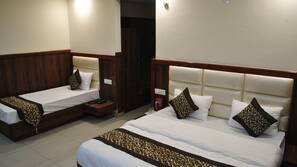 In-room safe, iron/ironing board, free WiFi