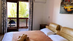 Individually furnished, desk, iron/ironing board, free WiFi