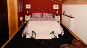 Ropa de cama de alta calidad y tabla de planchar con plancha
