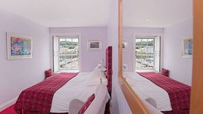 Desk, laptop workspace, iron/ironing board, free WiFi