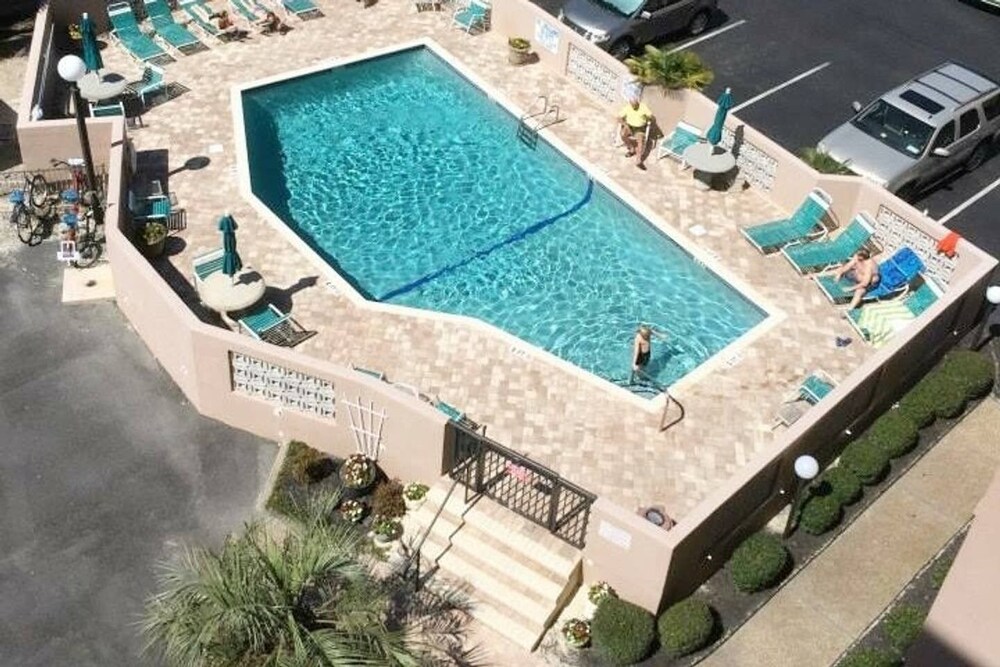 Ocean View Condo in the Dunes and Golden Mile area.