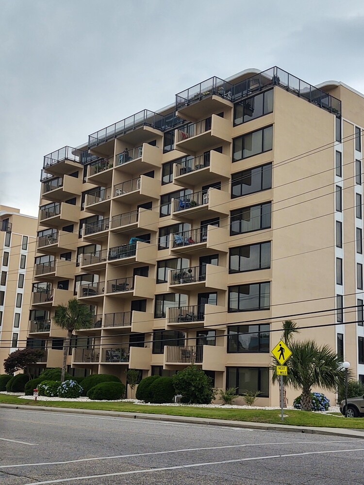 Ocean View Condo in the Dunes and Golden Mile area.