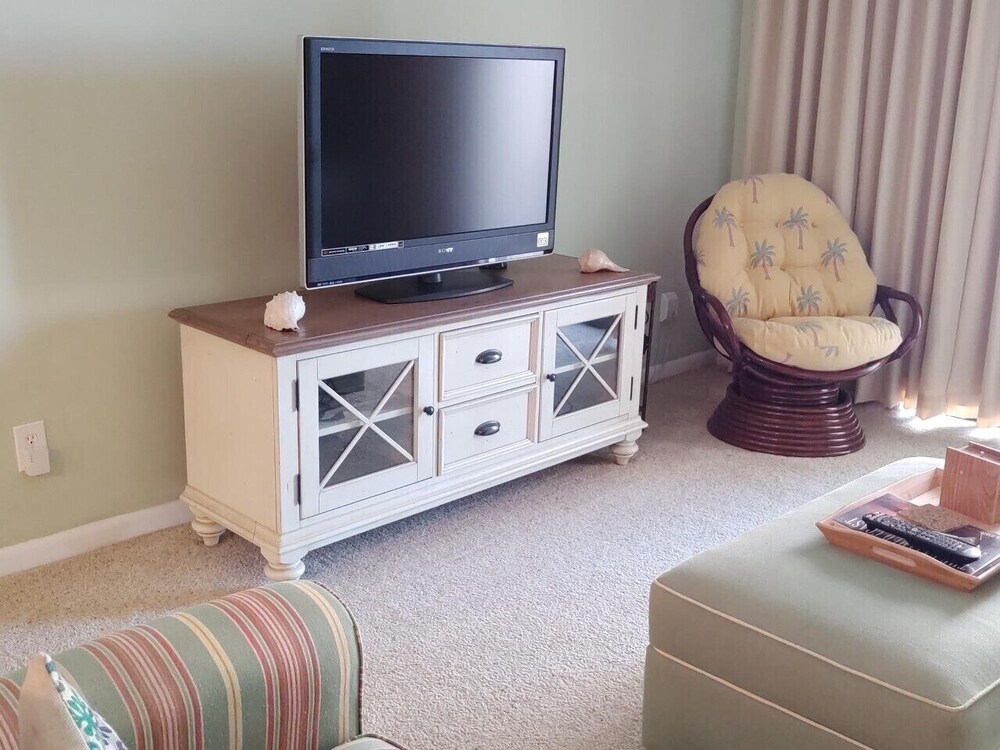 Ocean View Condo in the Dunes and Golden Mile area.