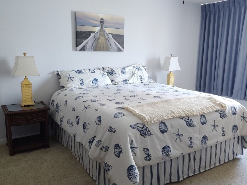 Ocean View Condo in the Dunes and Golden Mile area.