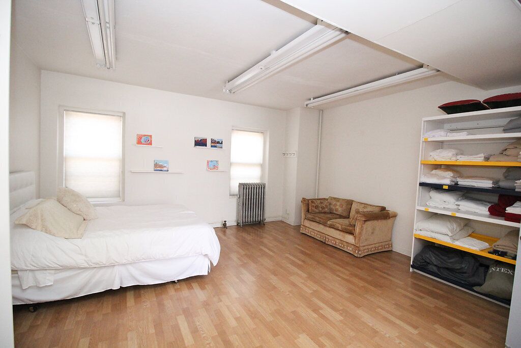 The Loft - Huge Downtown Space in La Junta, United States