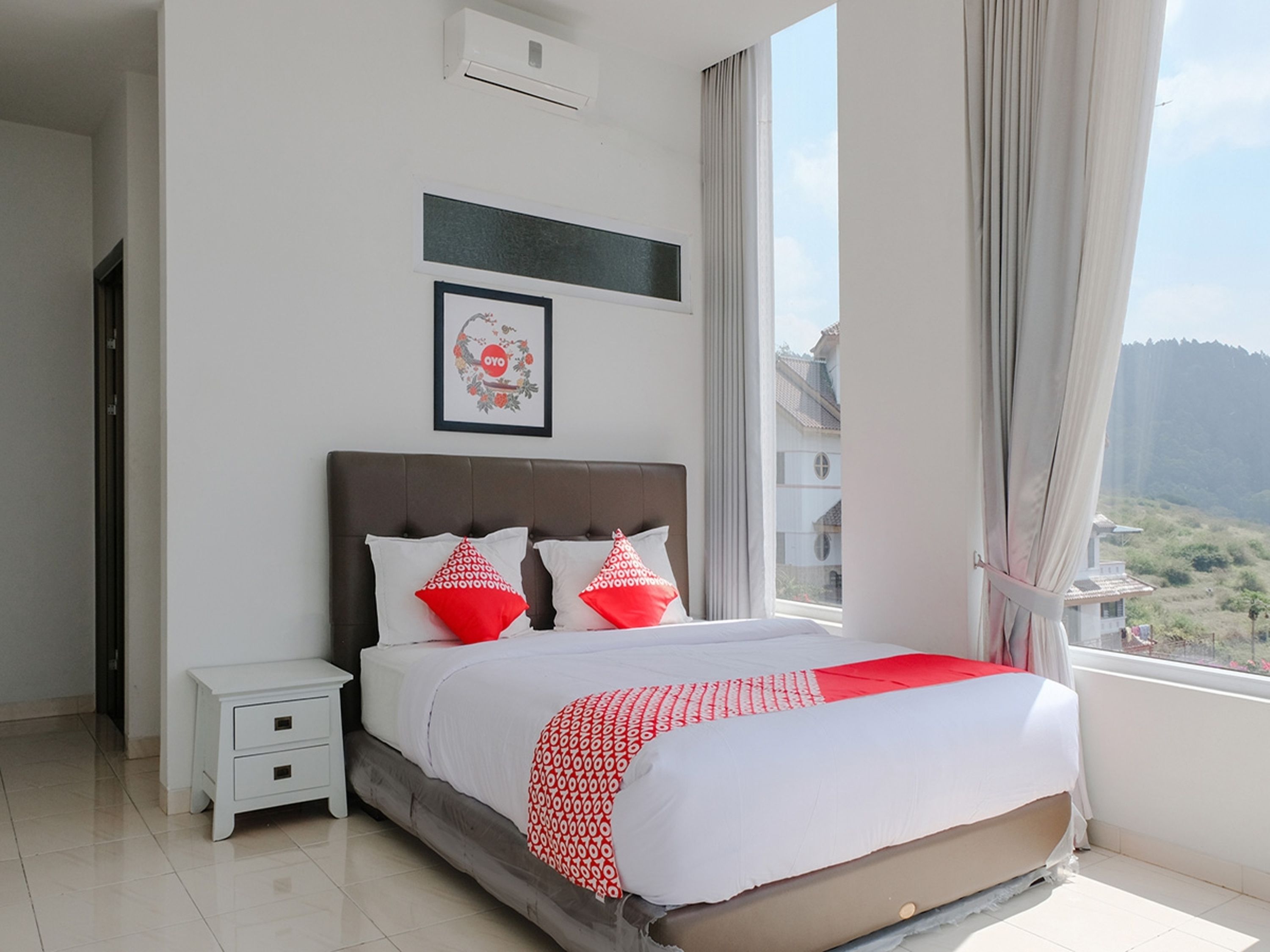 Oyo 1194 Villa Bukit Panderman Residende In Batu Expedia