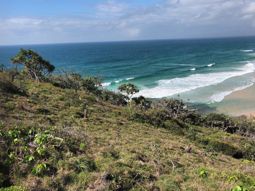 10 Depper - Ultra Cool Beach House - Pet Friendly, Pool, Spa, Minutes to the Beach and Village