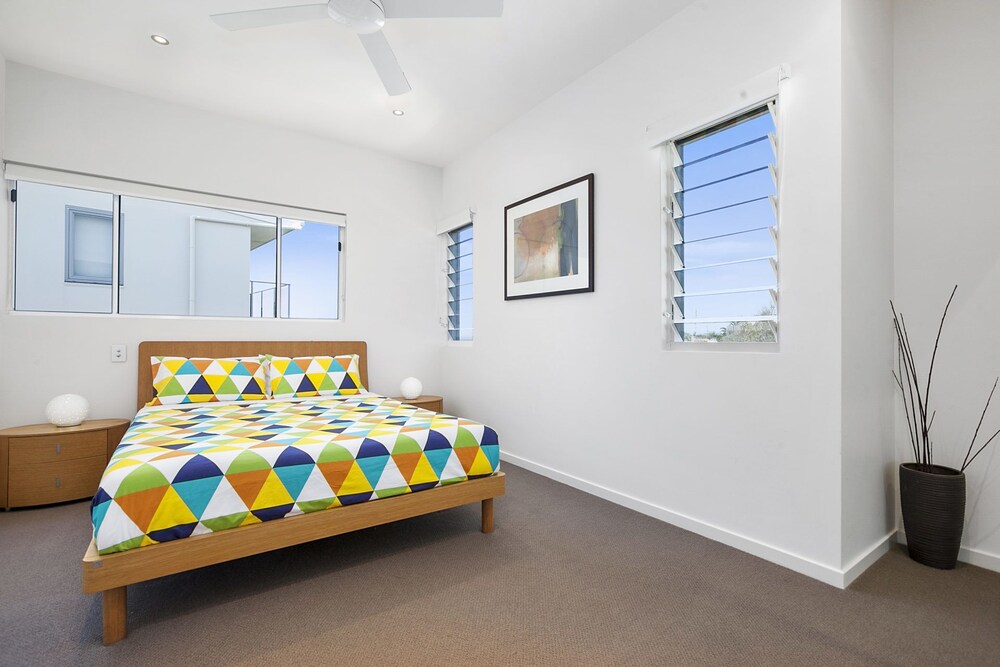 10 Park - Blue Ocean Views - the Beautiful Beaches and Surfing at Your Fingertips