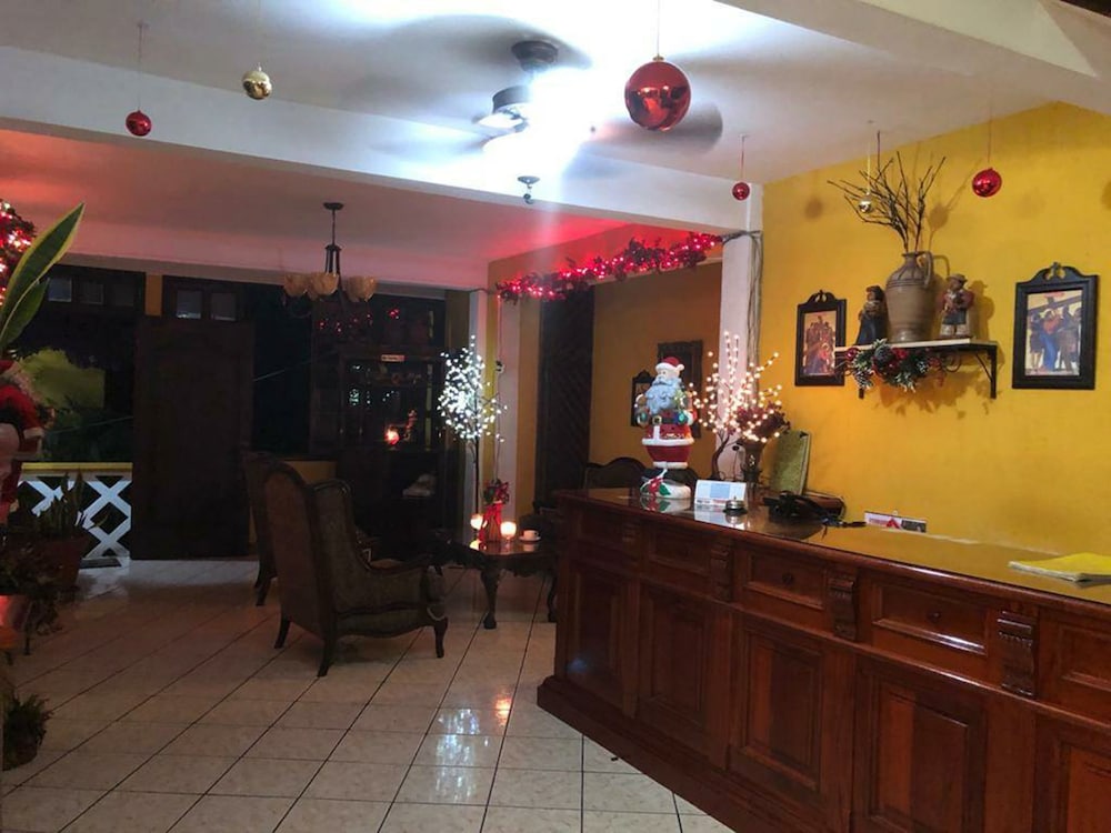 Rooms & Availability