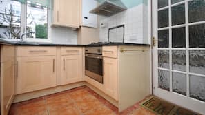 Fridge, microwave, oven, hob