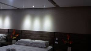 Free WiFi, linens