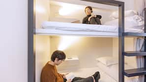 Free WiFi, linens