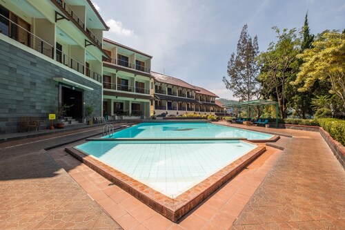 Hotels Near Taman Bunga Nusantara Sukaresmi Find Cheap 15