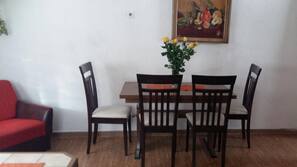 Essbereich im Zimmer
