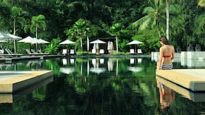 3 outdoor pools, open 9:00 AM to 10:00 PM, pool umbrellas, pool loungers