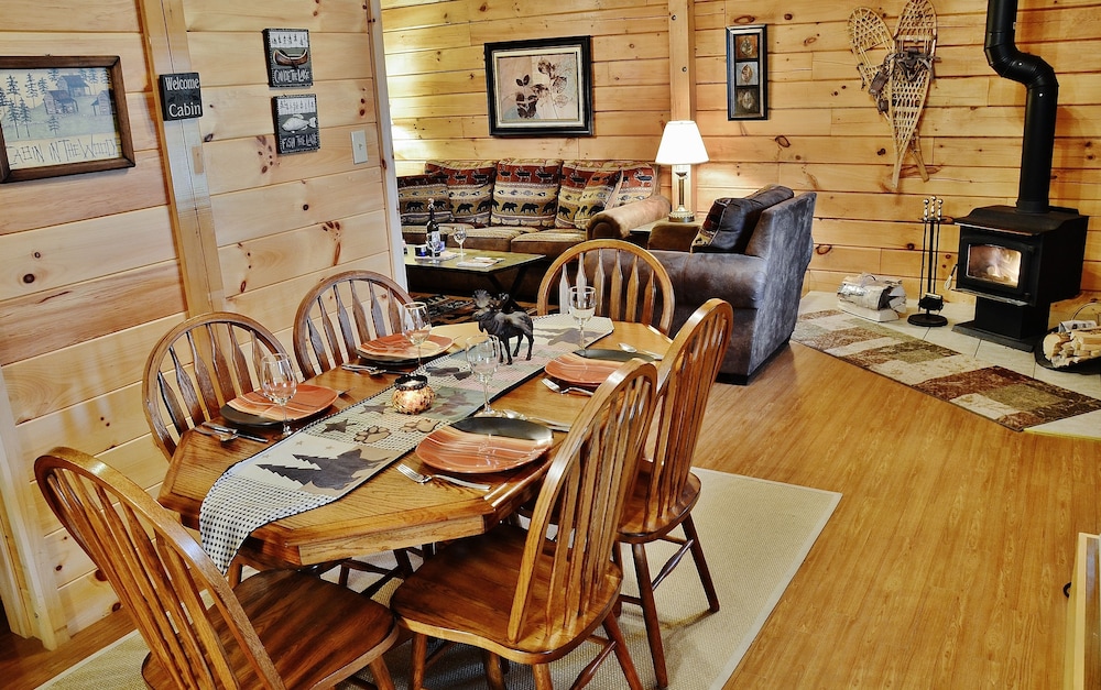 In-room dining, Sterling Ridge Resort