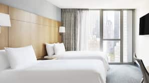 1 bedroom, premium bedding, in-room safe, desk