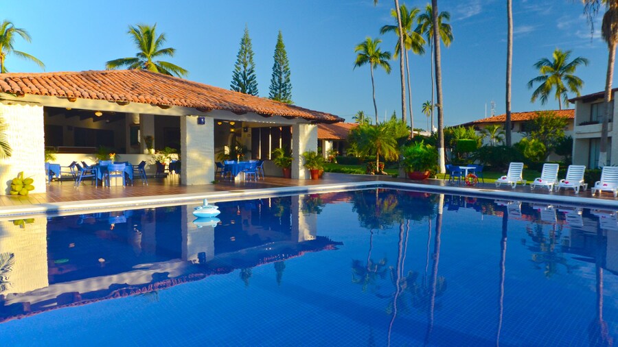 Cabo Blanco Hotel & Marina