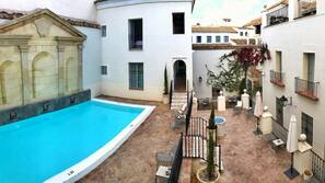 Piscina all'aperto, ombrelloni da piscina
