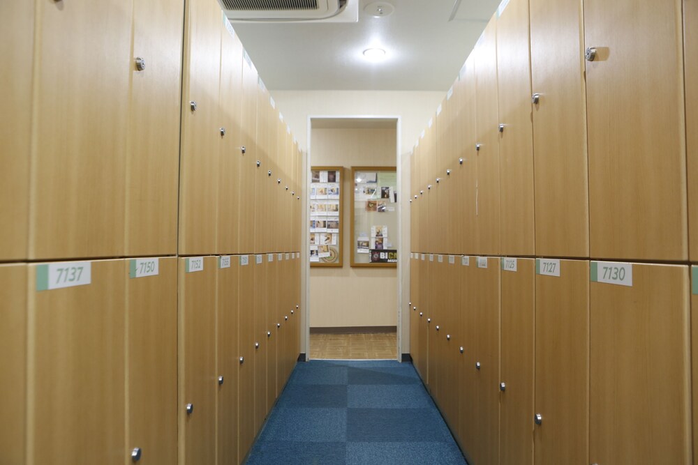 Hallway, Shinjuku Kuyakusho-mae Capsule Hotel