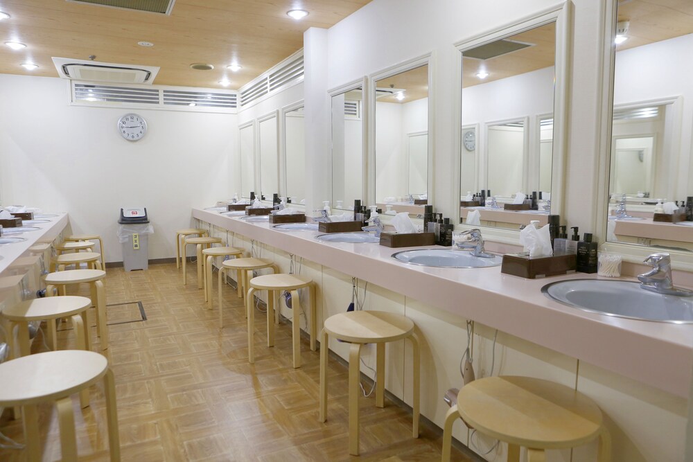 Treatment room, Shinjuku Kuyakusho-mae Capsule Hotel