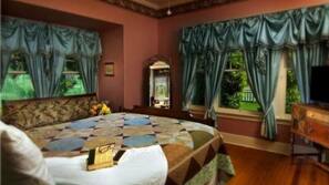 Individually decorated, iron/ironing board, free WiFi, bed sheets