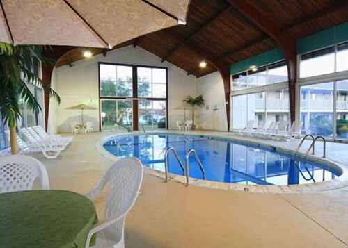 Seashore Park Inn in Orleans, United States