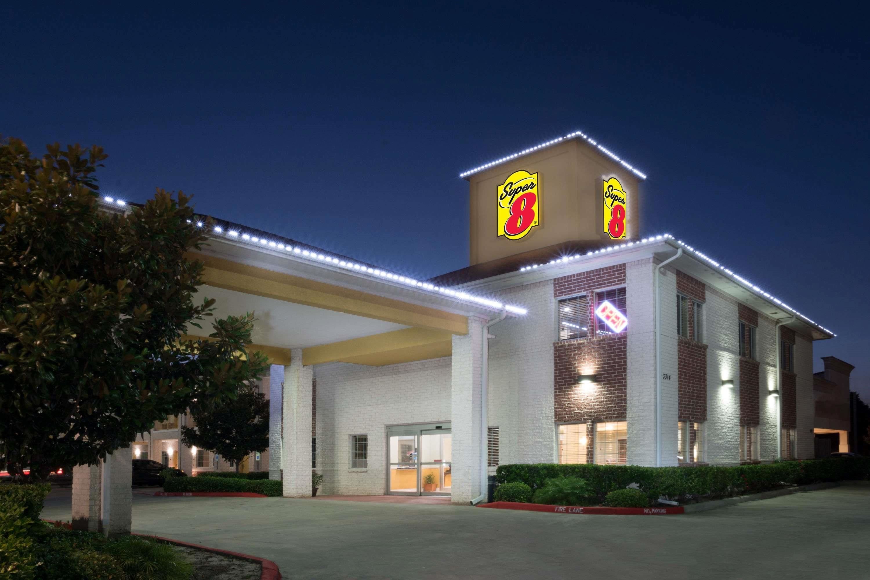 Super 8 by Wyndham Rosenberg TX in Rosenberg, United States