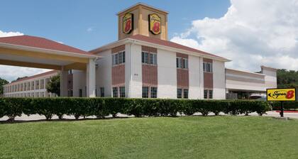 Super 8 by Wyndham Rosenberg TX