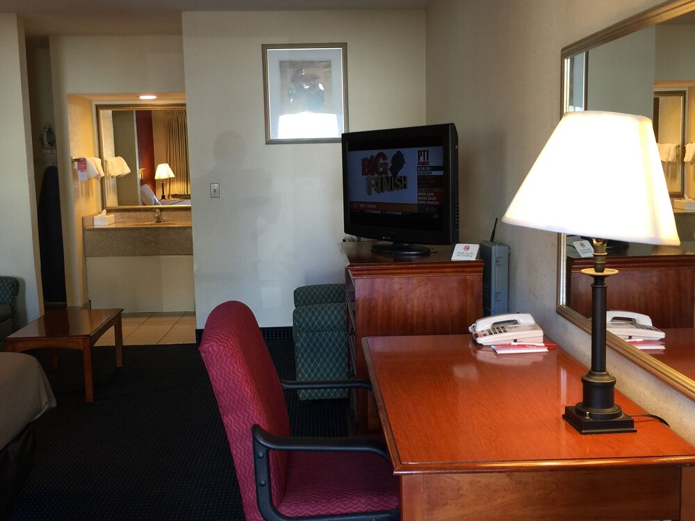 Red Carpet Inn Norwalk in Norwalk Best Rates & Deals on Orbitz